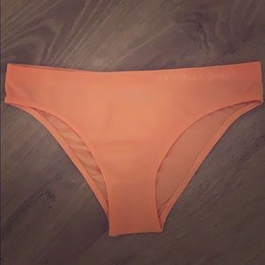 VS Peach Seamless cheekini NWOT